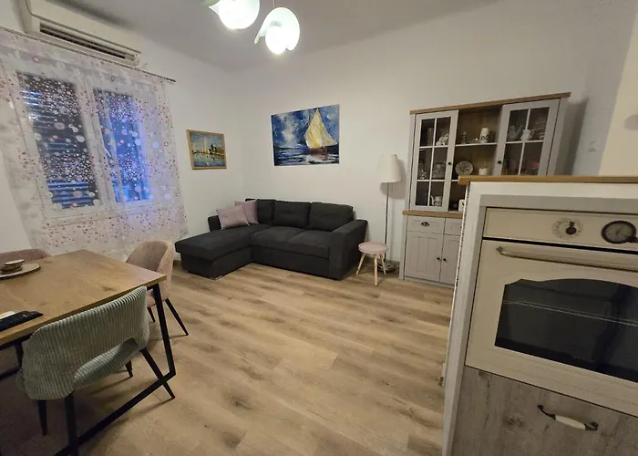 Apartman Adela *
